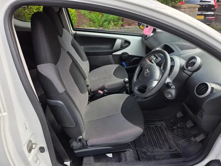 Toyota Aygo 2012 photo 4