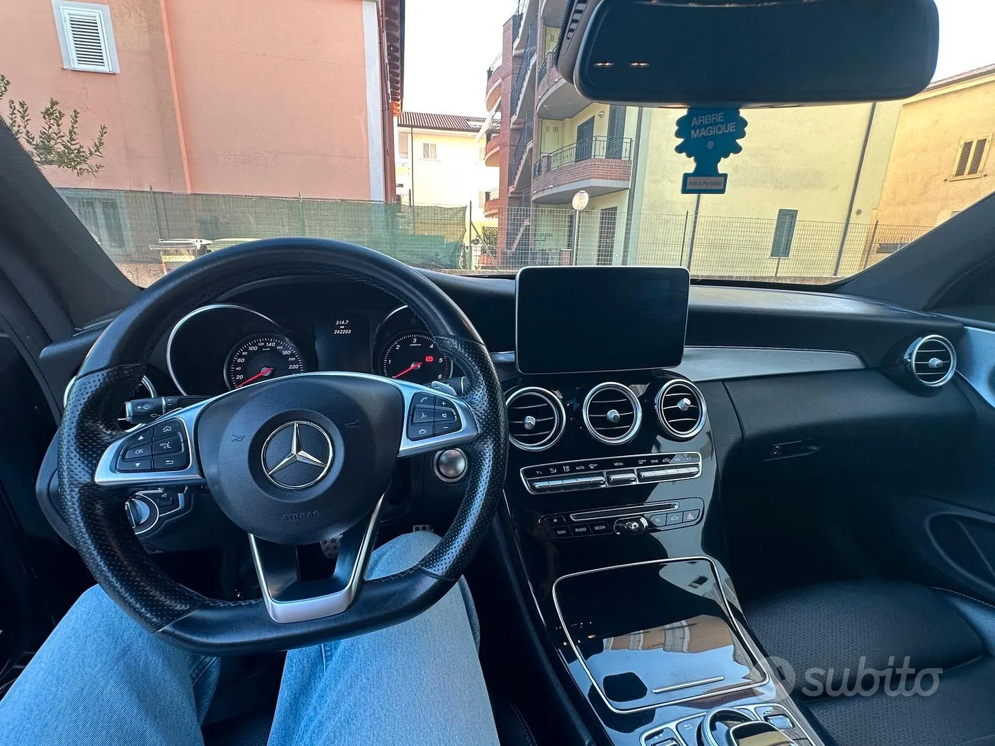 Mercedes-Benz C-Class 2017 photo 4