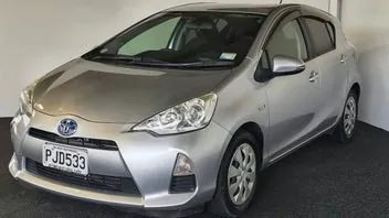 Toyota Aqua 2014 photo 4