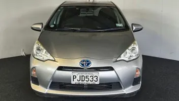 Toyota Aqua 2014 photo 3