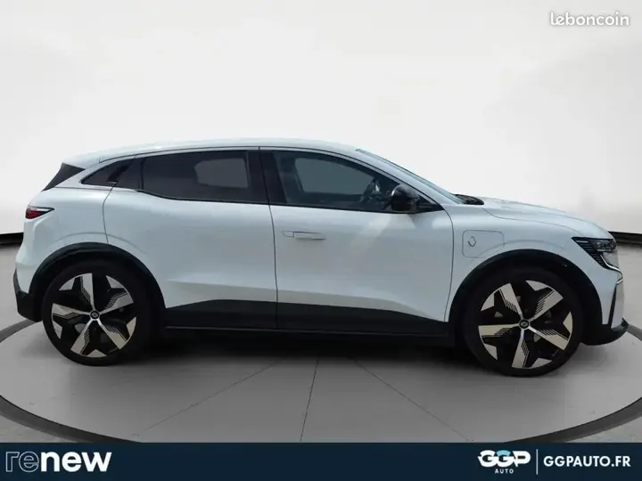 Renault Megane 2023 photo 2