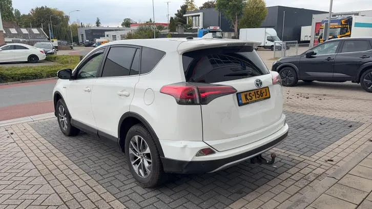 Toyota Rav4 2017 photo 2