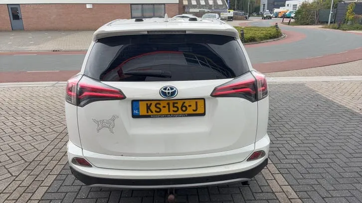 Toyota Rav4 2017 photo 3