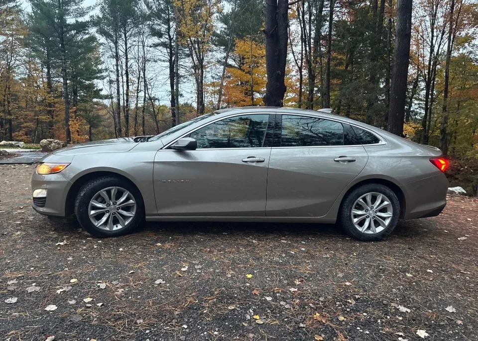 Chevrolet Malibu 2022 photo 2