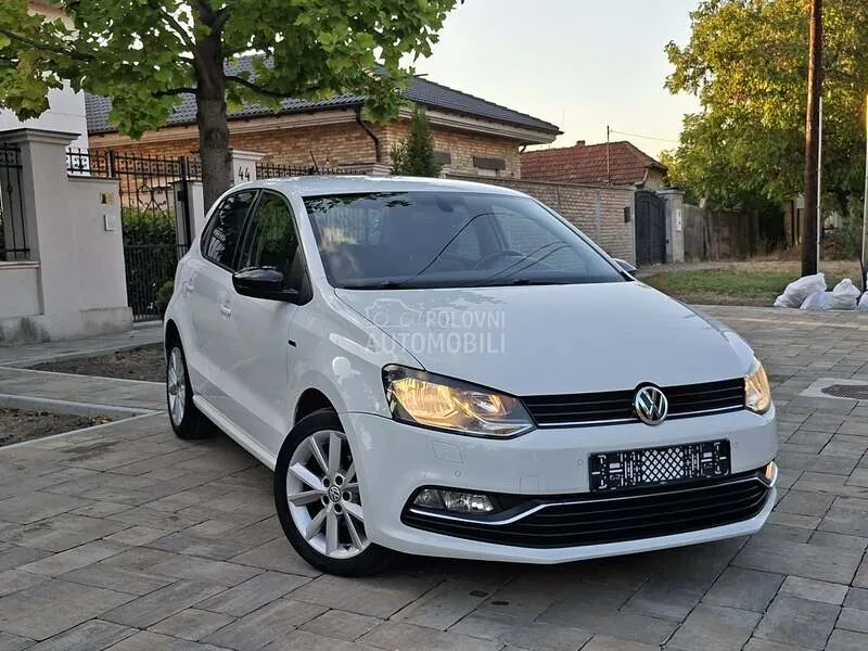 Volkswagen Polo 2014 photo 2