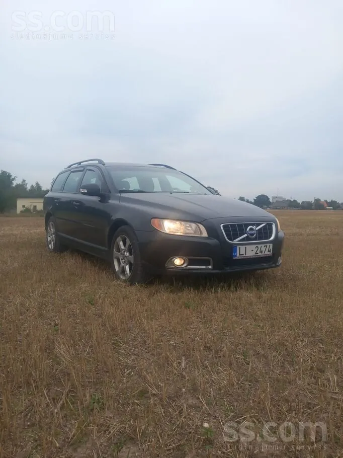 Volvo V70 2009 photo 2