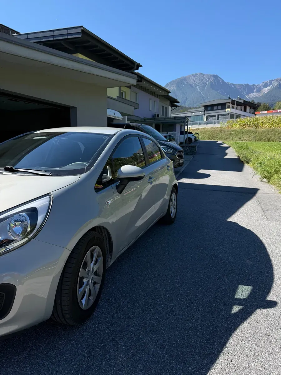 Kia Rio 2012 photo 3