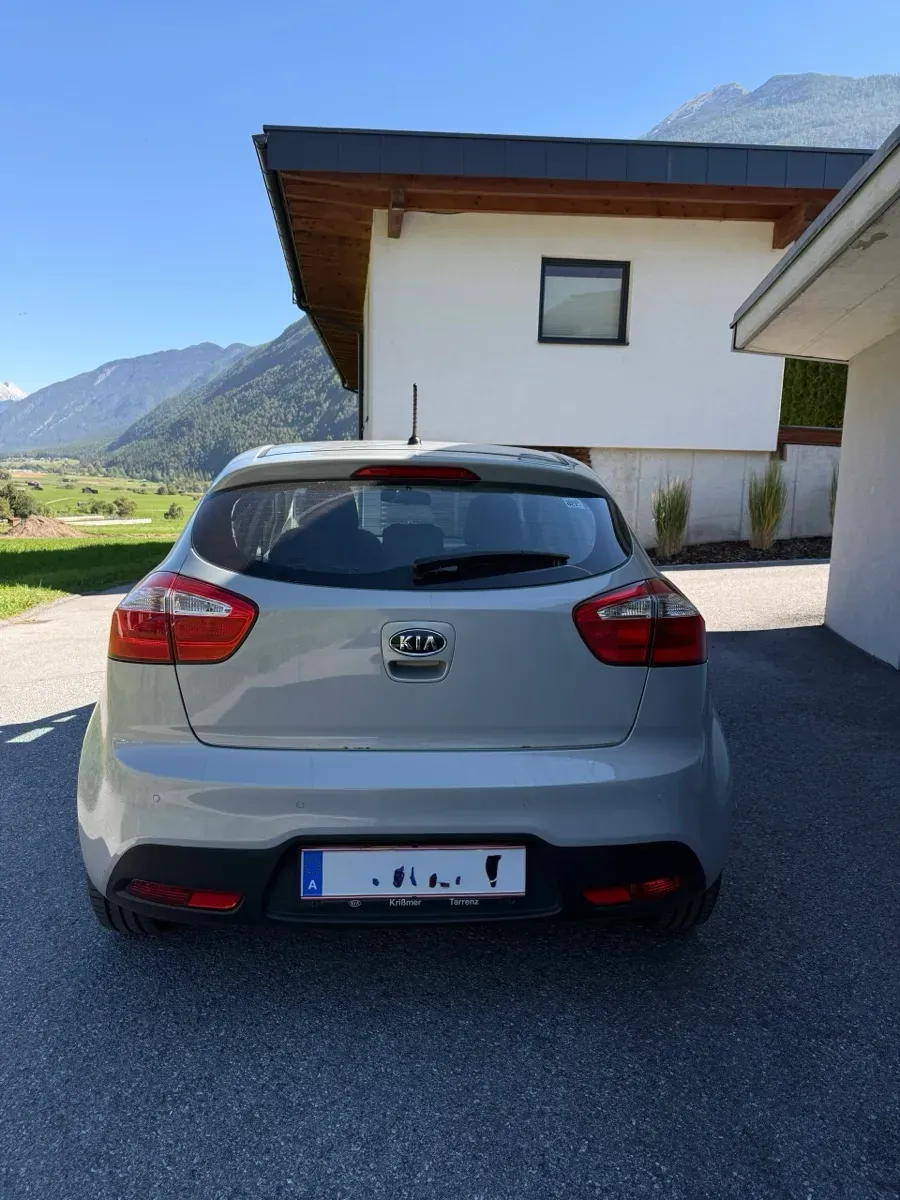 Kia Rio 2012 photo 2