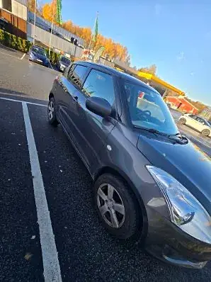 Suzuki Swift 2011 photo 2