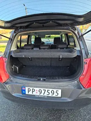 Suzuki Swift 2011 photo 5