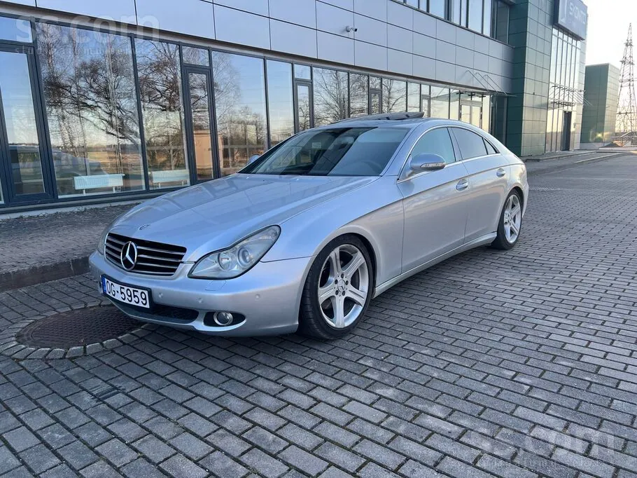 Mercedes-Benz E320