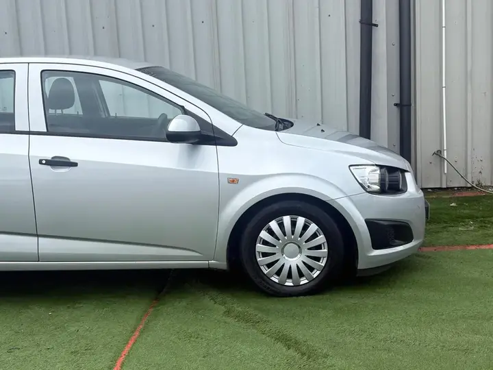 Chevrolet Aveo 2012 photo 4