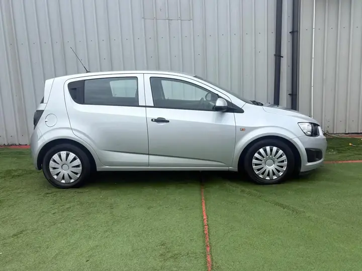 Chevrolet Aveo 2012 photo 3