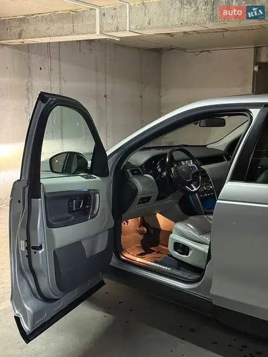 Land Rover Discovery Sport 2016 photo 4