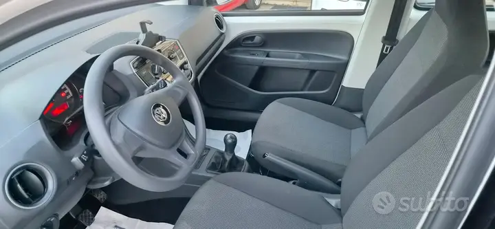 Volkswagen Up 2018 photo 2