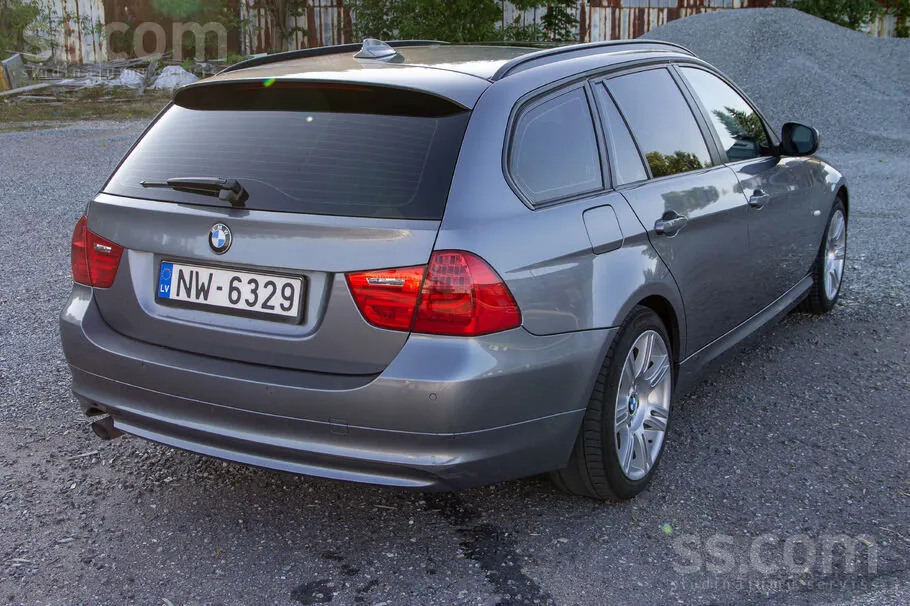 BMW 318 2010 photo 5