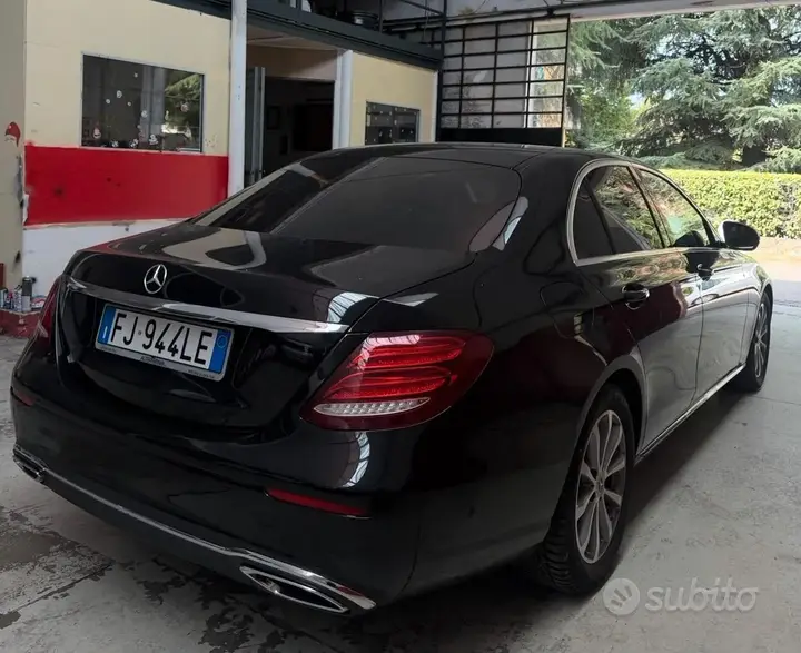 Mercedes-Benz E 200 2017 photo 2
