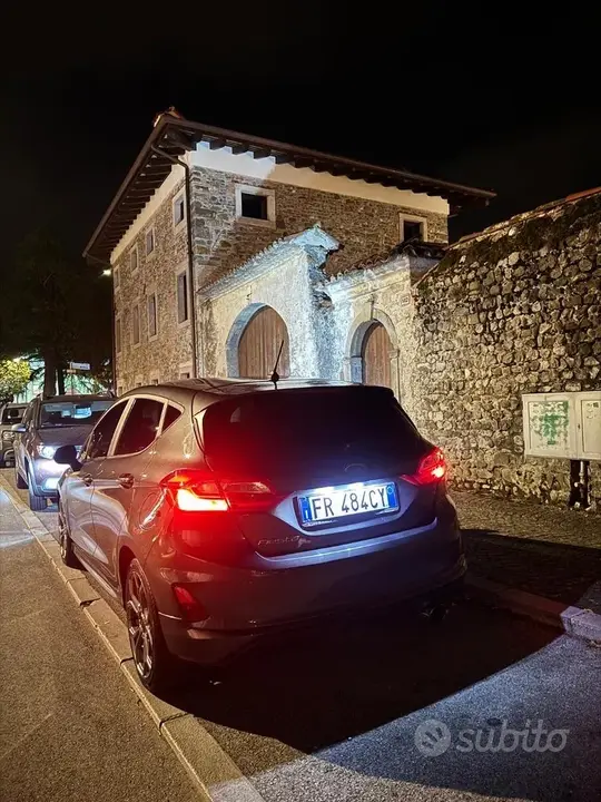 Ford Fiesta 2018 photo 2