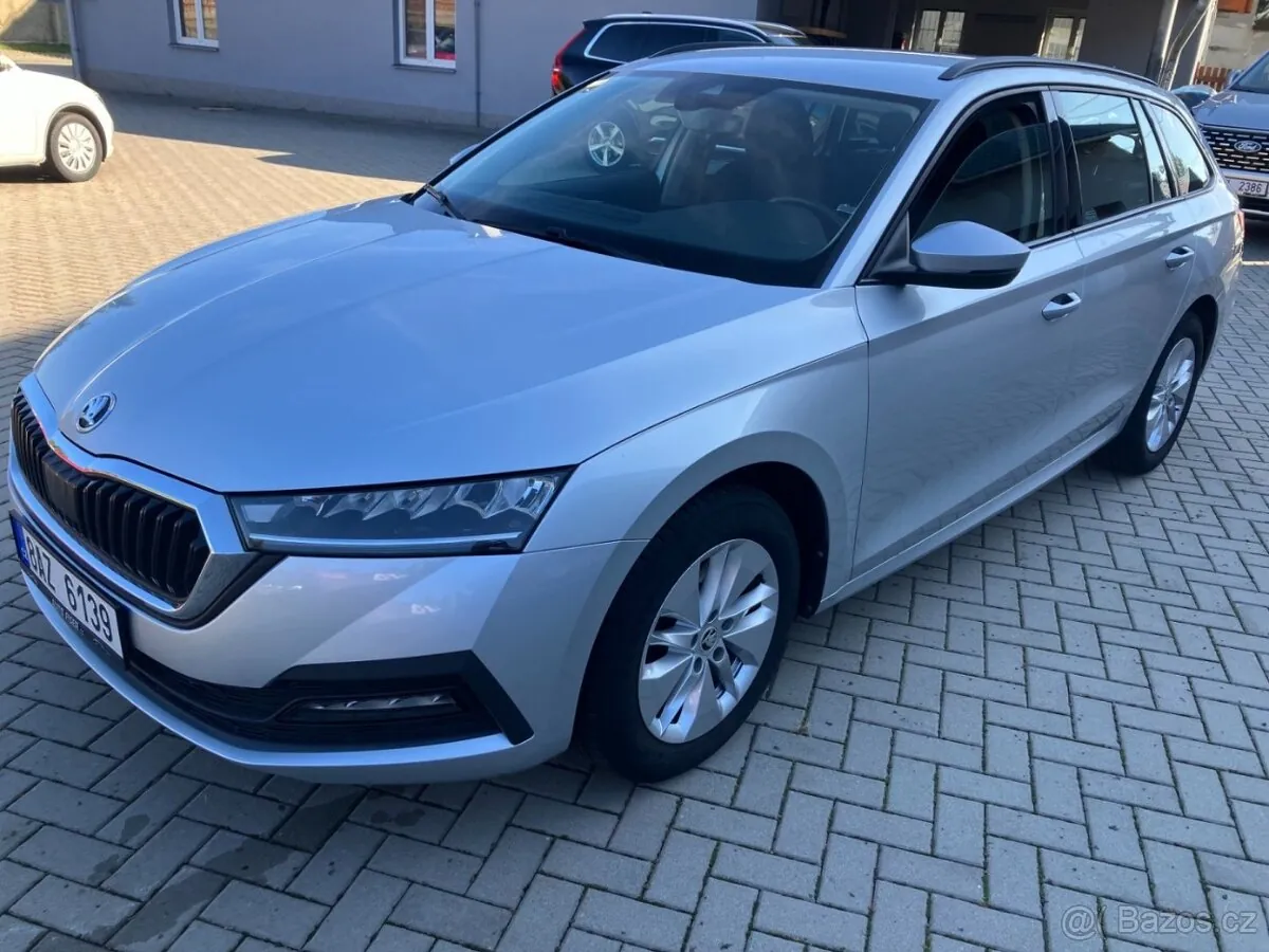Skoda Octavia 2021 photo 2