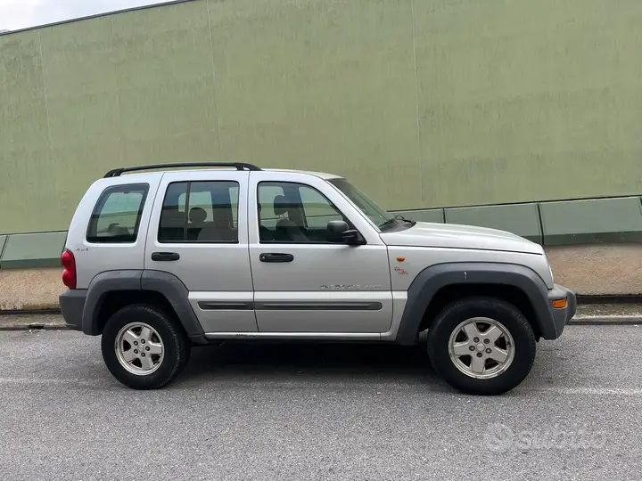 Jeep Cherokee 2001 photo 2
