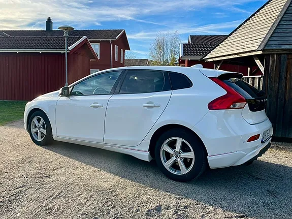 Volvo V40 2013 photo 2