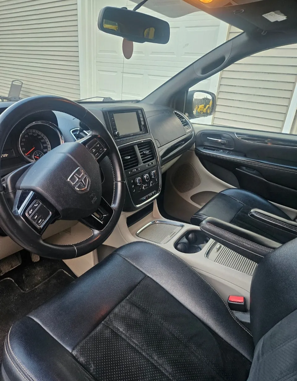 Dodge Grand Caravan 2016 photo 4