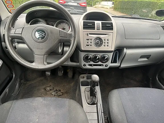 Suzuki Ignis 2006 photo 5