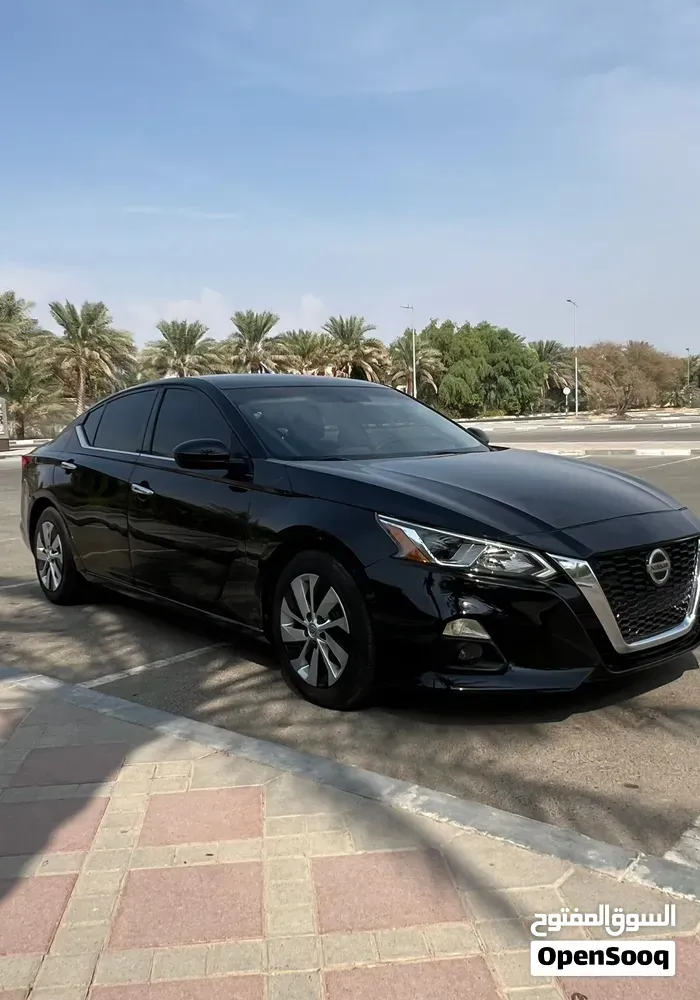 Nissan Altima 2019 photo 2