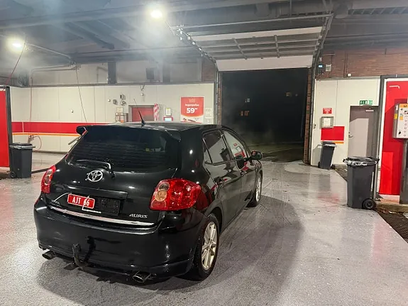 Toyota Auris 2008 photo 2