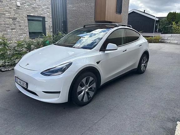 Tesla Model Y 2021 photo 2