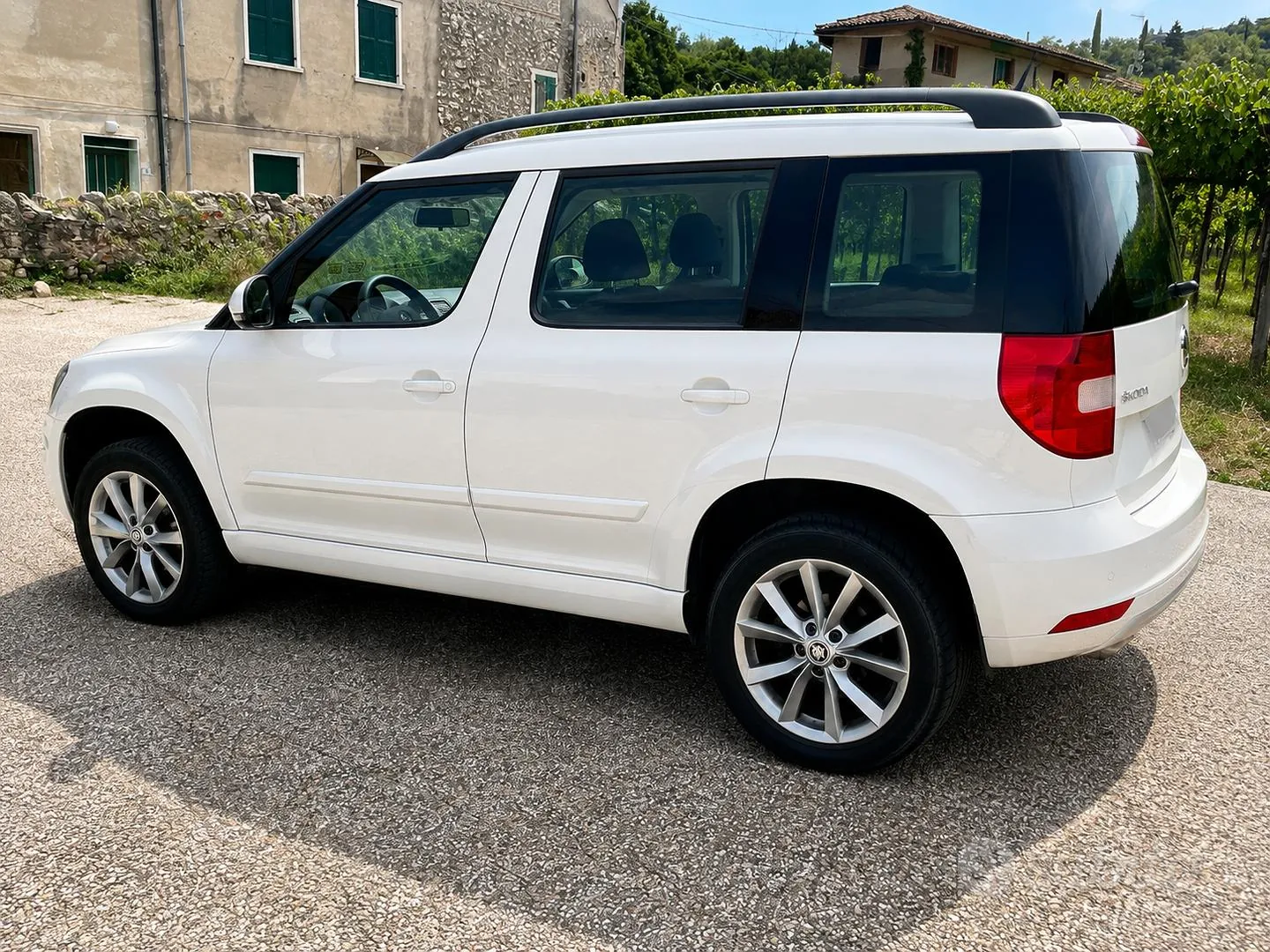Skoda Yeti 2014 photo 2