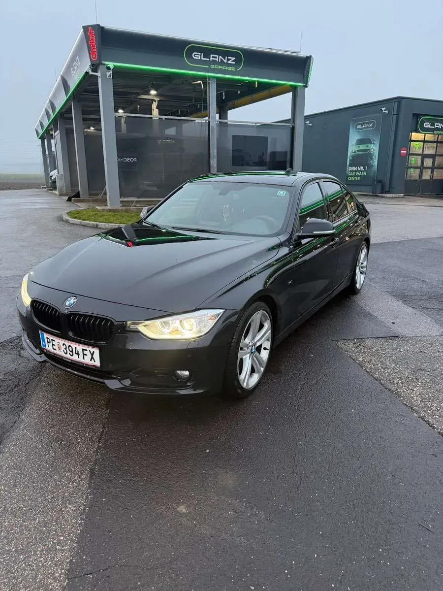 BMW 3 Series 2012 photo 2