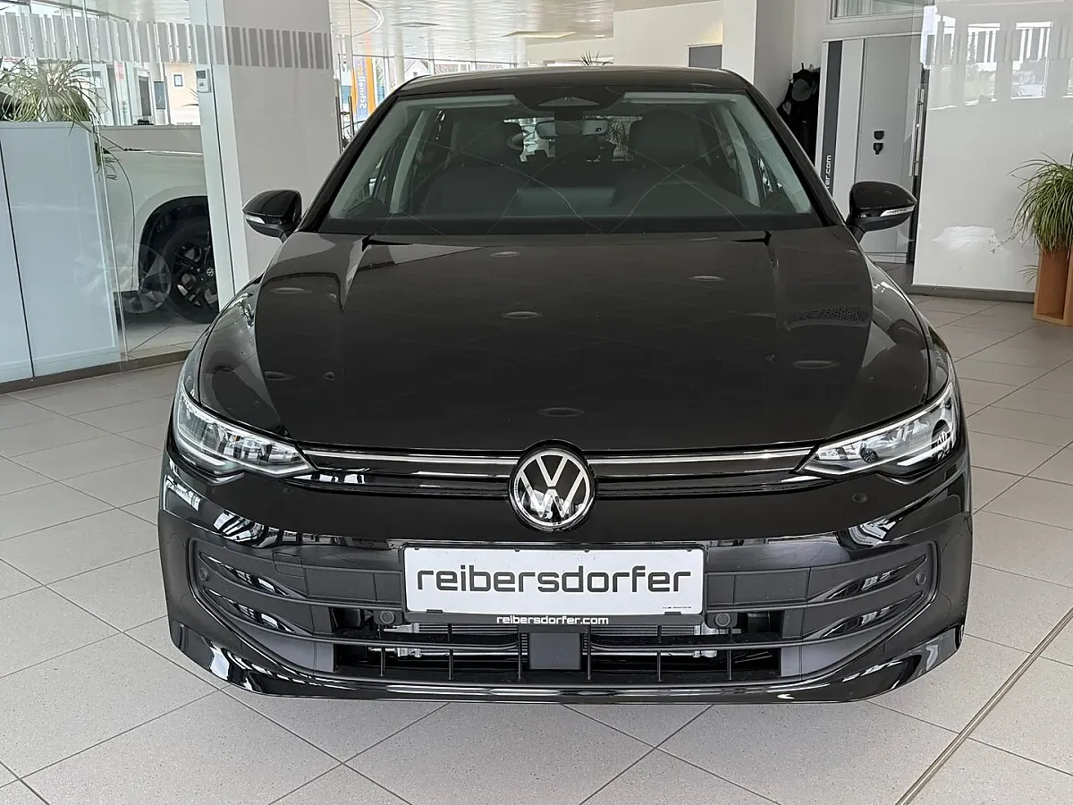 Volkswagen Golf 2026 photo 2