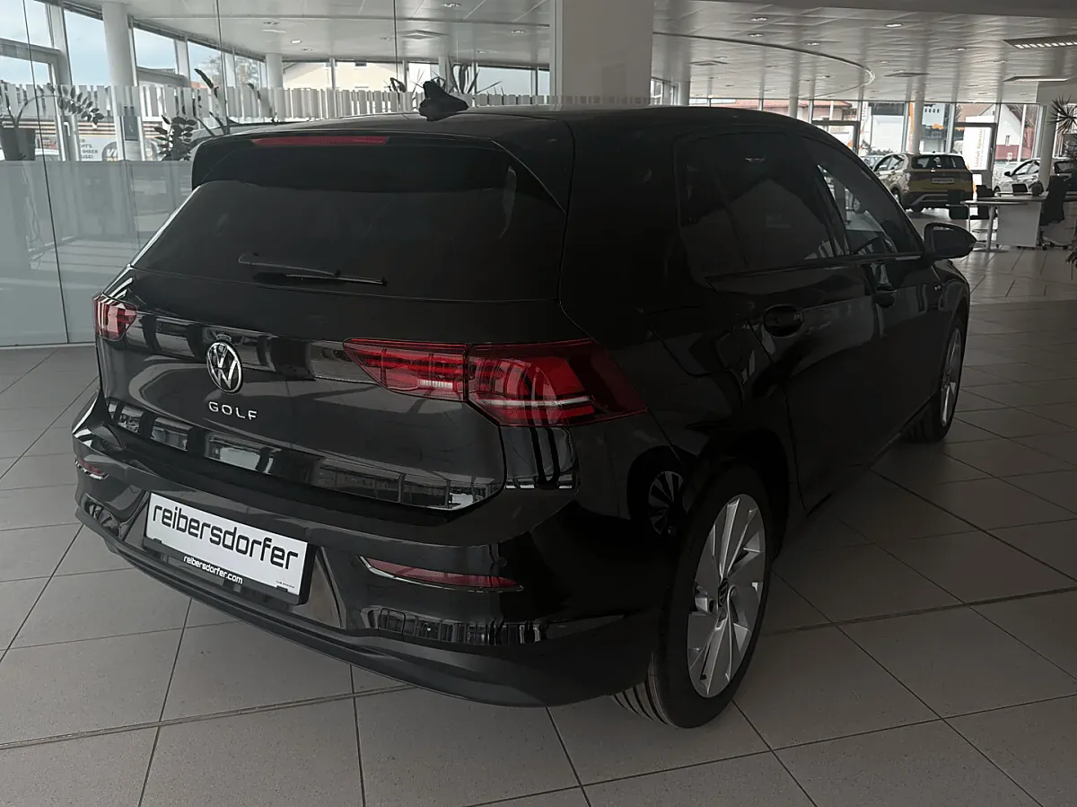Volkswagen Golf 2026 photo 3