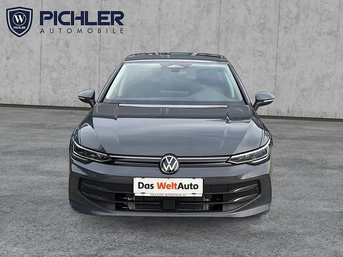 Volkswagen Golf 2026 photo 2
