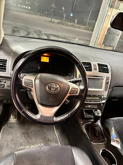 Toyota Avensis 2012 photo 4