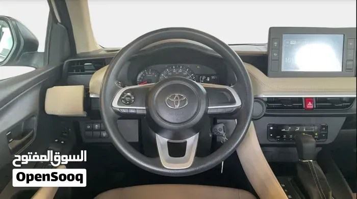 Toyota Yaris 2023 photo 2