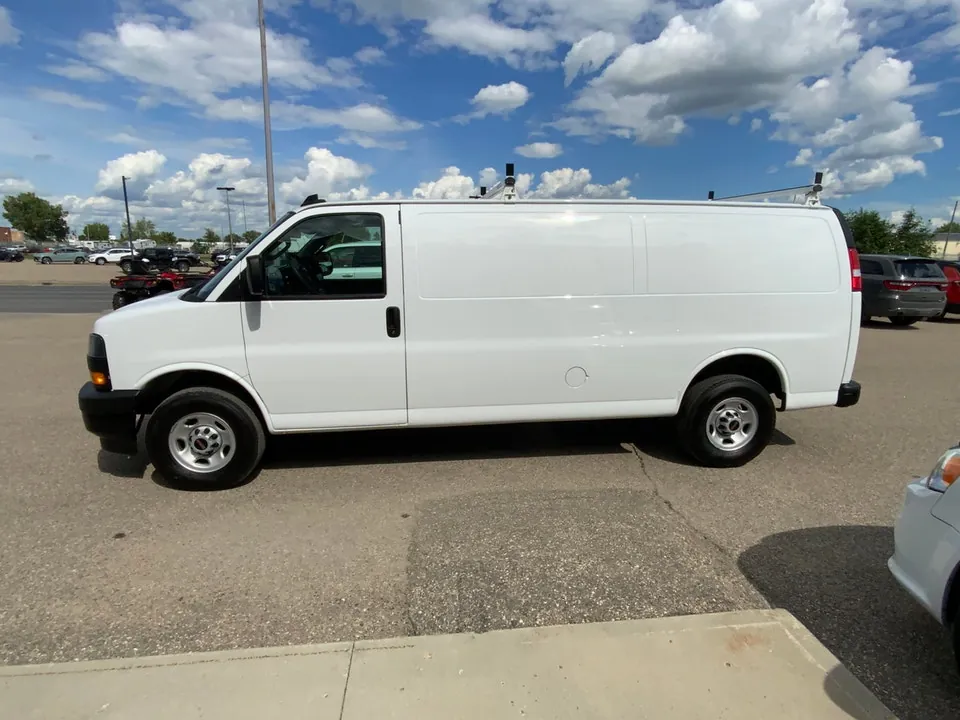 GMC Savana 2024 photo 5