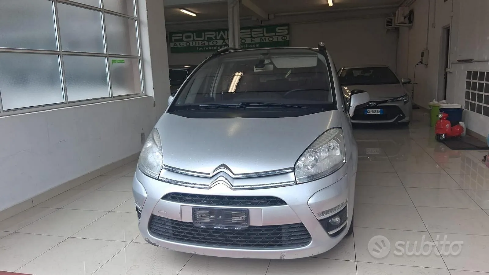 Citroen C4 Picasso 2011 photo 2
