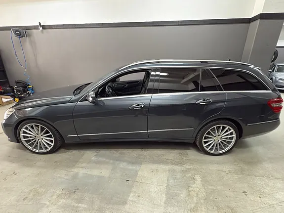 Mercedes-Benz E300 2012 photo 3