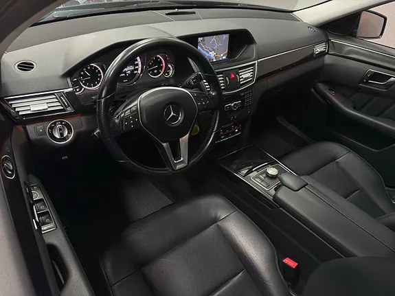 Mercedes-Benz E300 2012 photo 4