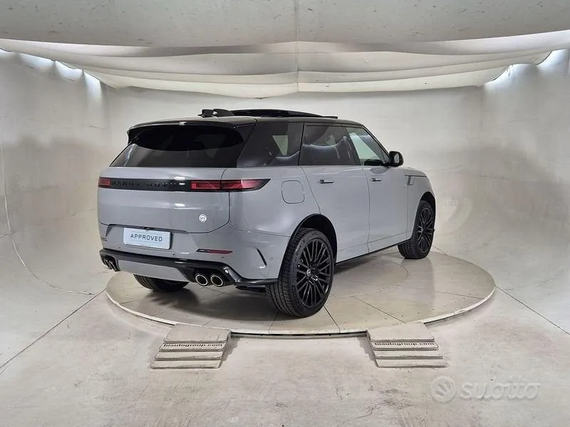 Land Rover Range Rover Sport 2026 photo 2