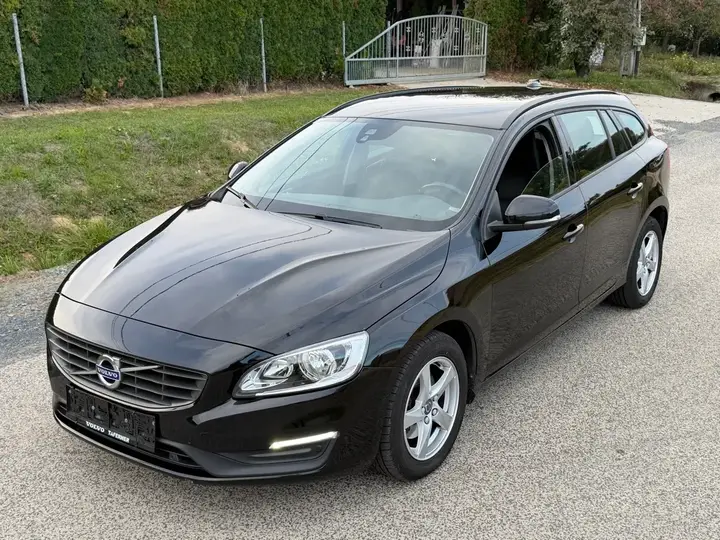 Volvo V60 2017 photo 2