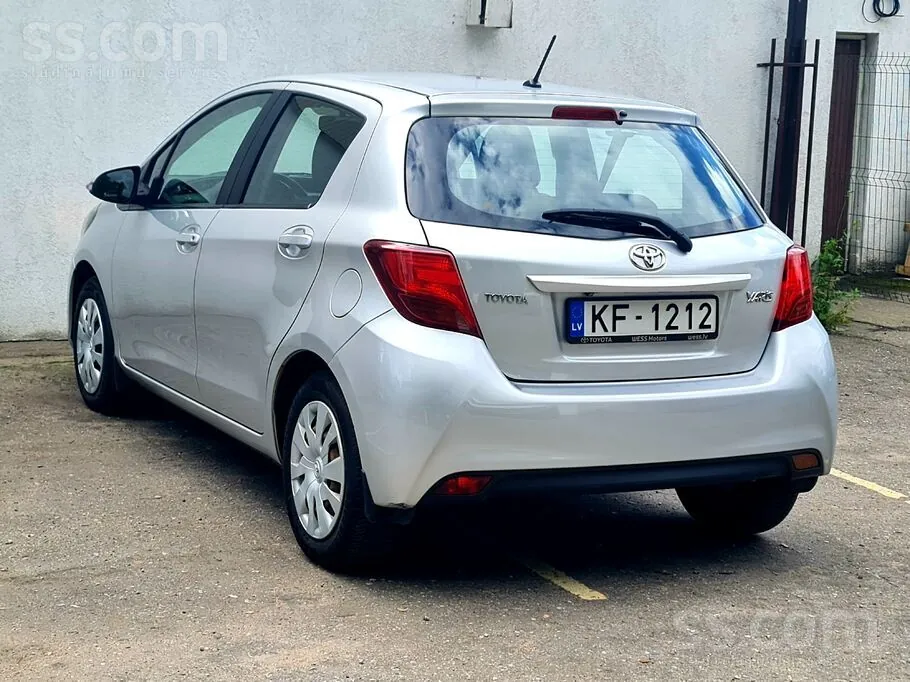 Toyota Yaris 2015 photo 3