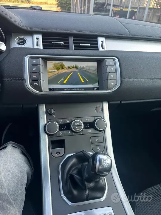 Land Rover Range Rover Evoque 2017 photo 2