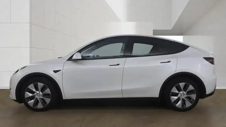 Tesla Model Y 2022 photo 2