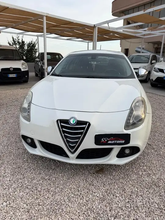 Alfa Romeo Giulietta 2011 photo 3