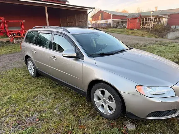 Volvo V70 2008 photo 2