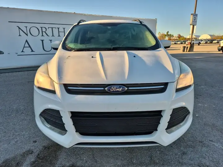 Ford Escape 2016 photo 2