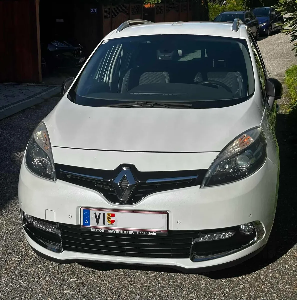 Renault Grand Scénic 2016 photo 2